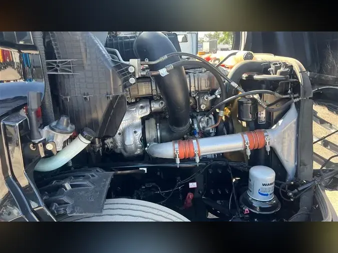 2020 FREIGHTLINER CA126