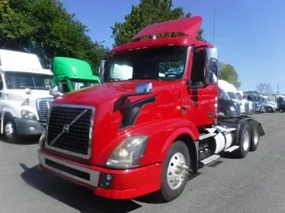 2017 VOLVO VNL64TRACTOR