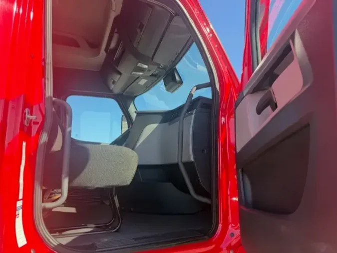 2022 FREIGHTLINER CA116