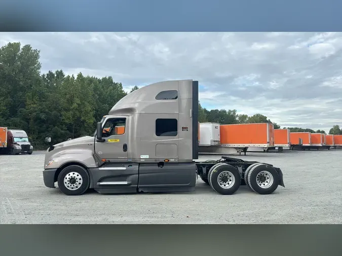2022 International LT