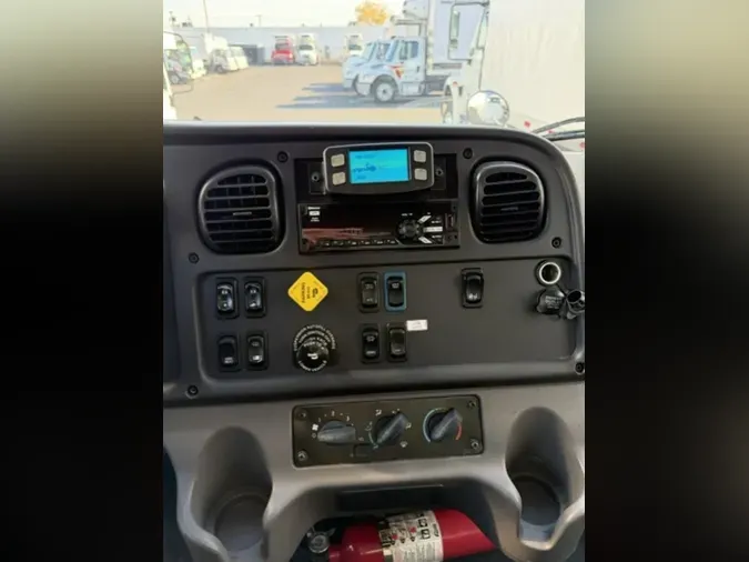 2020 FREIGHTLINER/MERCEDES M2 106