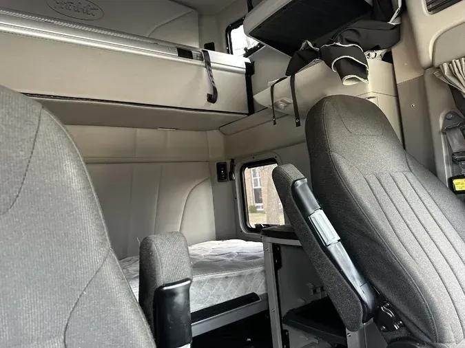 2022 PETERBILT 579