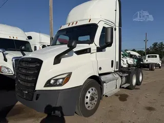 2021 FREIGHTLINER CASCADIA 116