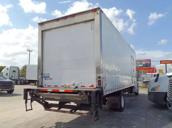 2018 FREIGHTLINER/MERCEDES M2 106