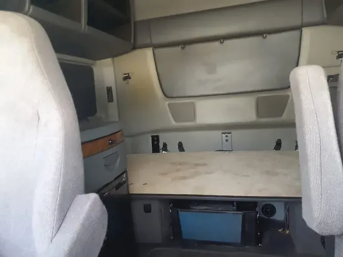 2019 NAVISTAR INTERNATIONAL LT625 SLPR CAB