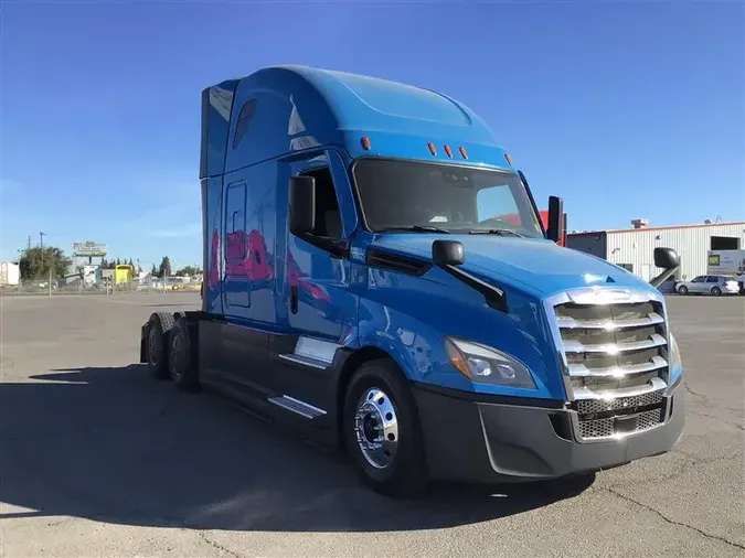 2021 FREIGHTLINER CA126