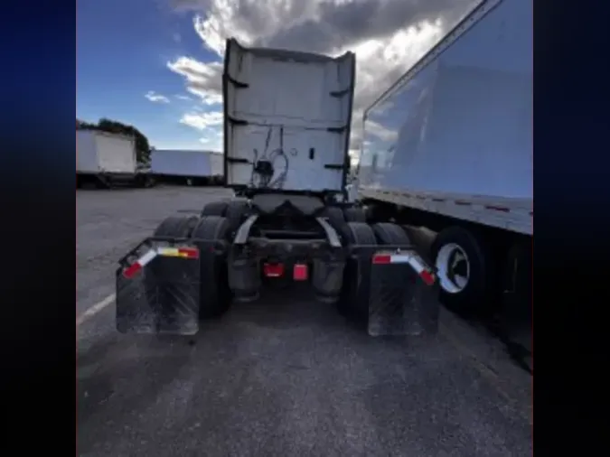 2020 NAVISTAR INTERNATIONAL LT625 SLPR CAB