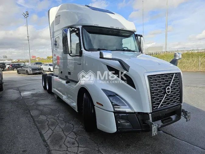 2020 VOLVO VNL64T760