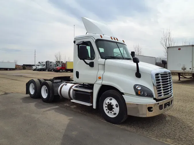 2018 FREIGHTLINER/MERCEDES CASCADIA 125