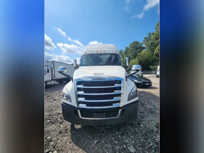 2023 FREIGHTLINER Cascadia 126