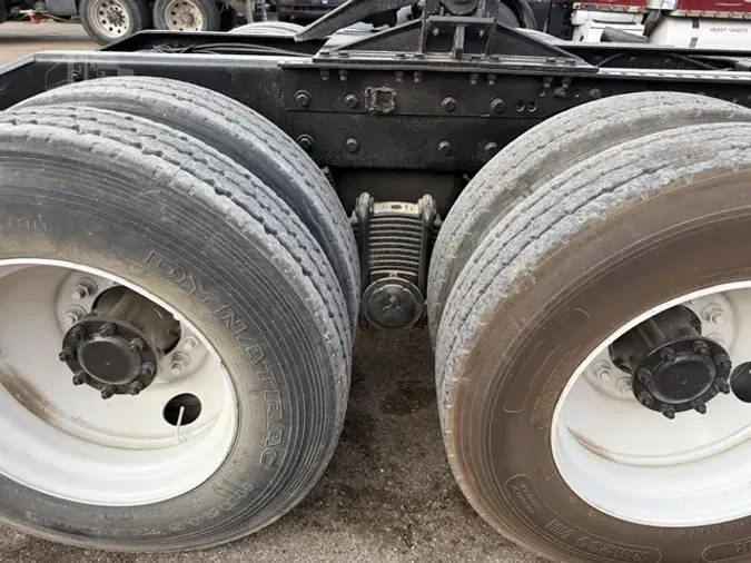2005 MACK CH613