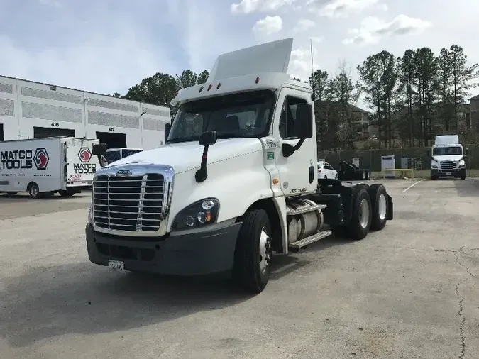 2018 Freightliner X12564ST