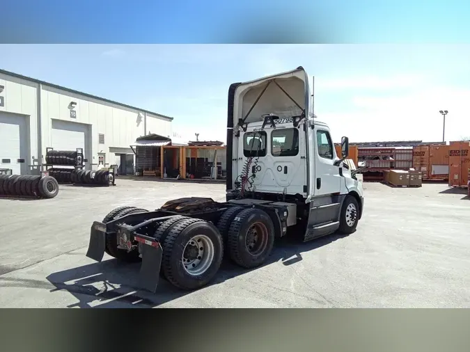 2020 Freightliner Cascadia 126