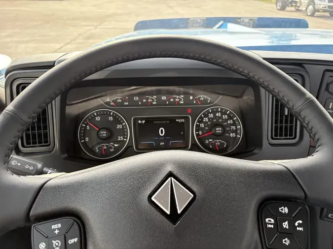 2027 International HX520