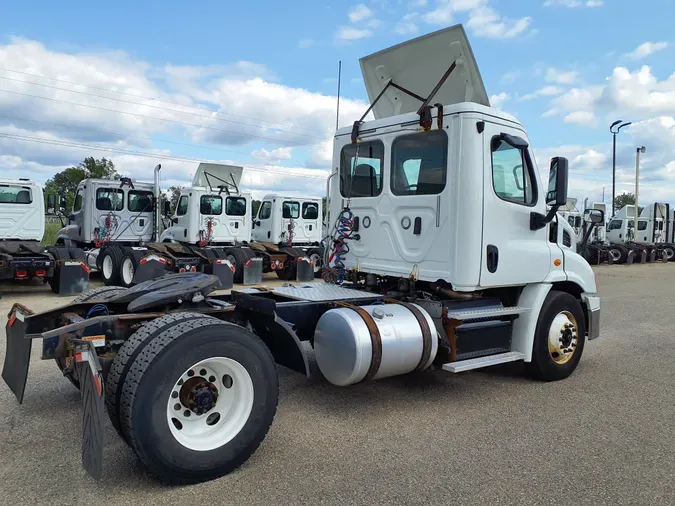 2018 FREIGHTLINER/MERCEDES CASCADIA 113