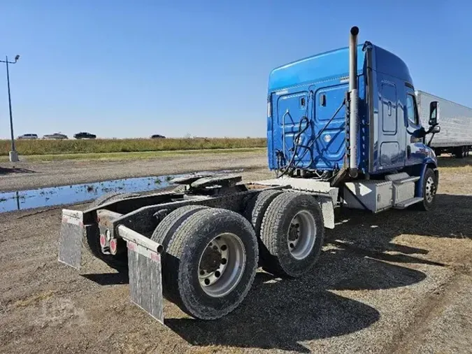 2018 FREIGHTLINER CASCADIA 113