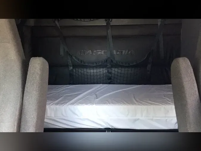 2025 Freightliner Cascadia 126