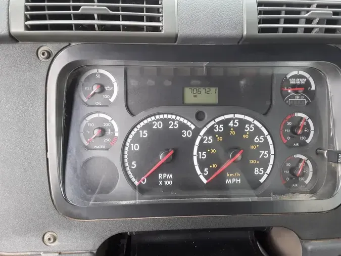 2013 FREIGHTLINER/MERCEDES CASCADIA 1255ae8ea0f30418e3f42f6de2ec821045a