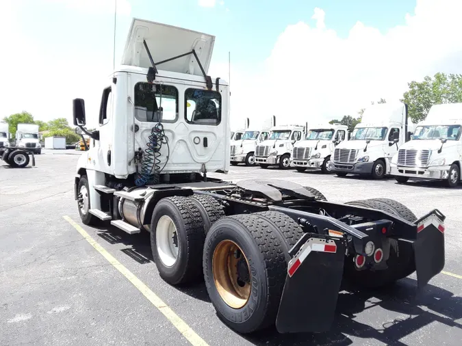 2019 FREIGHTLINER/MERCEDES CASCADIA 125