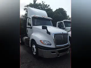 2019 NAVISTAR INTERNATIONAL LT625 DAYCAB T/A