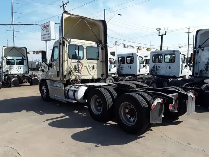 2019 FREIGHTLINER/MERCEDES CASCADIA 125