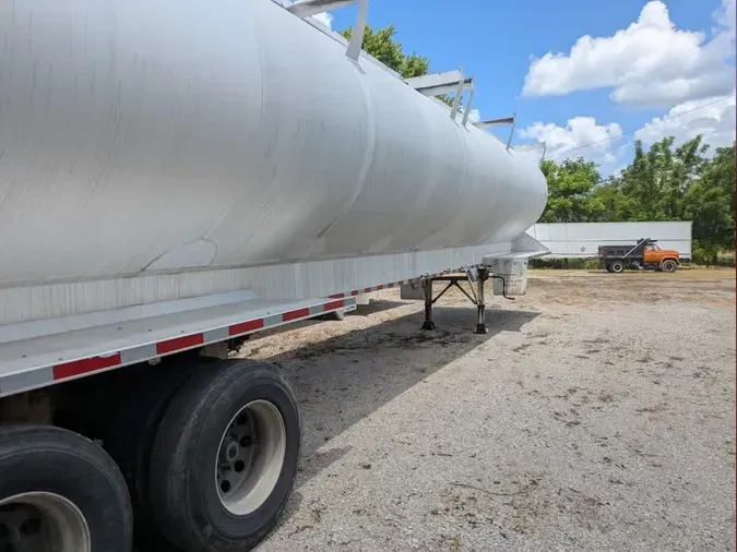 2014 LEDWELL BODY CO 42/102/162 TANKER