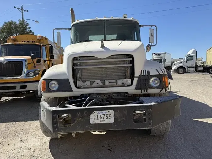 2003 MACK GRANITE CV713