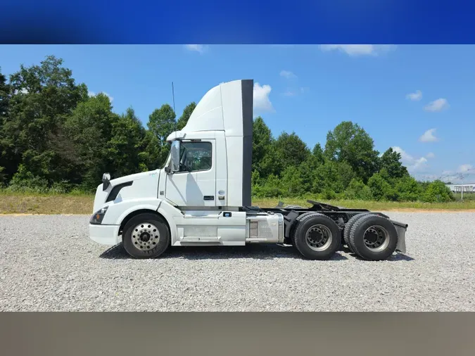 2018 Volvo VNL300