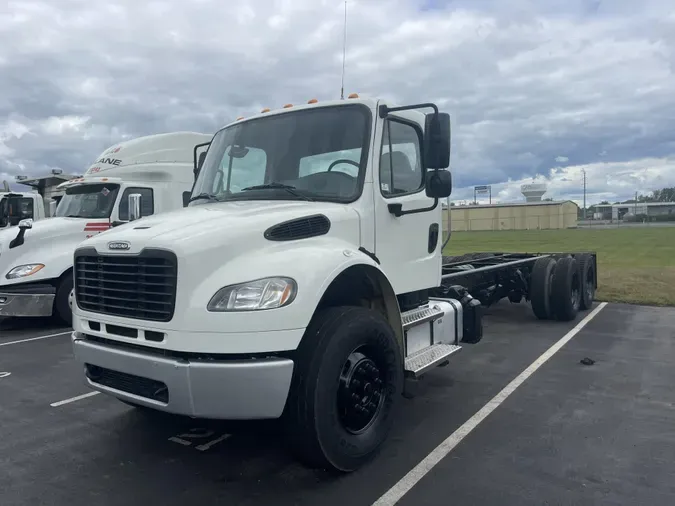 2022 Freightliner Business Class M2 112