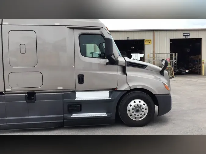2023 Freightliner Cascadia