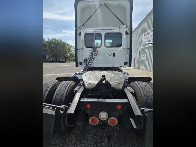 2019 FREIGHTLINER/MERCEDES CASCADIA 125