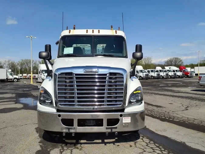 2019 FREIGHTLINER/MERCEDES CASCADIA 1255b044a1250059bbc349904cf15478c09