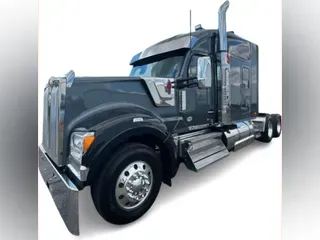 2024 Kenworth W990