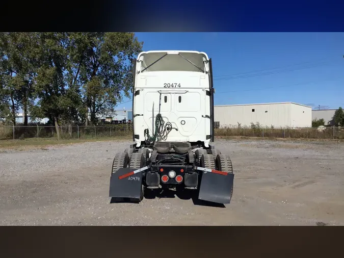 2021 Freightliner Cascadia 126