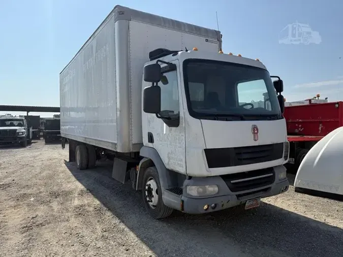 2013 KENWORTH K270