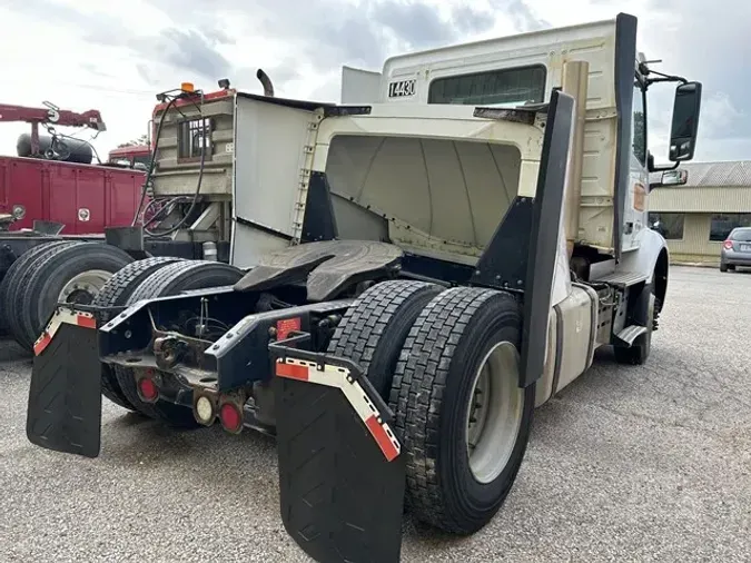 2019 VOLVO VNR42T300