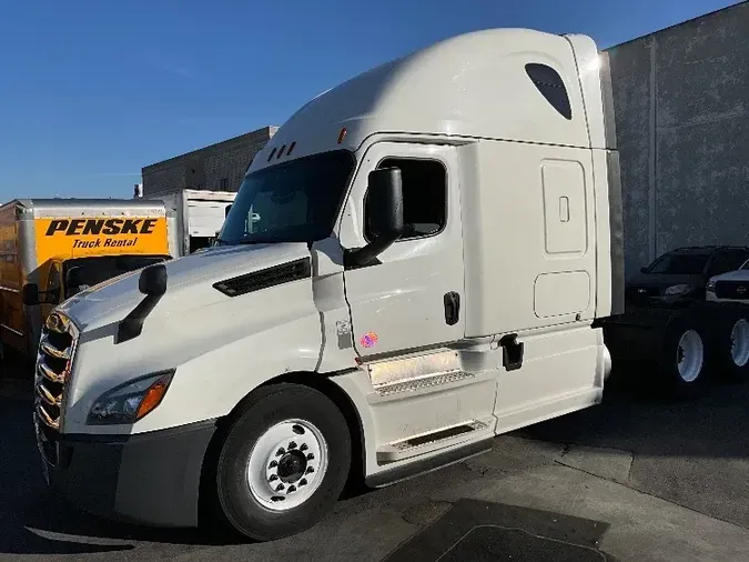 2019 Freightliner T12664ST