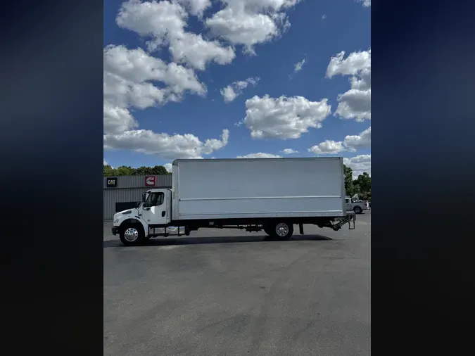 2018 Freightliner Business Class M2 106