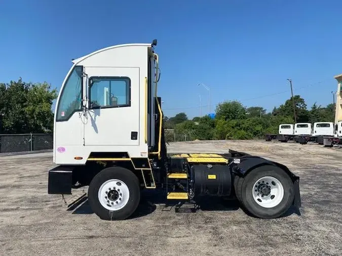 2021 AutoCar ACTT42