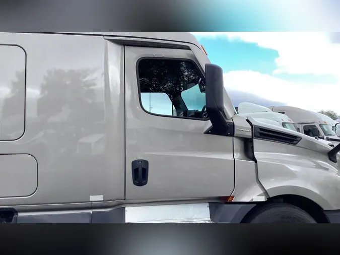 2022 Freightliner Cascadia 126