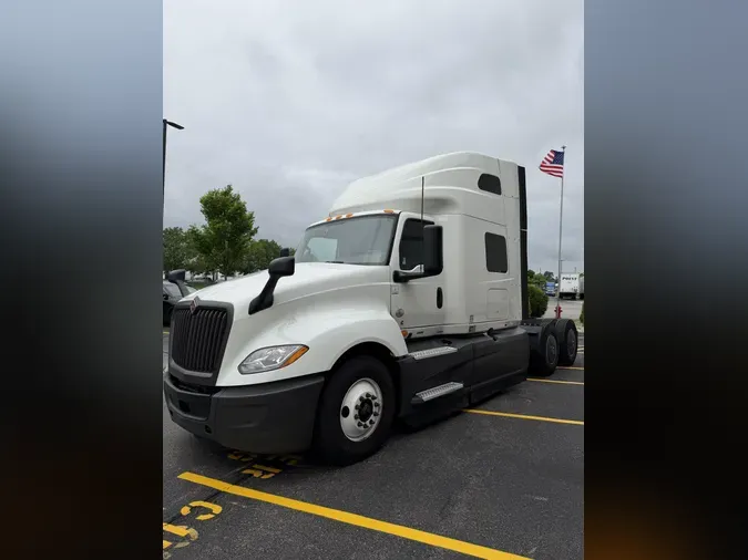 2023 International LT625