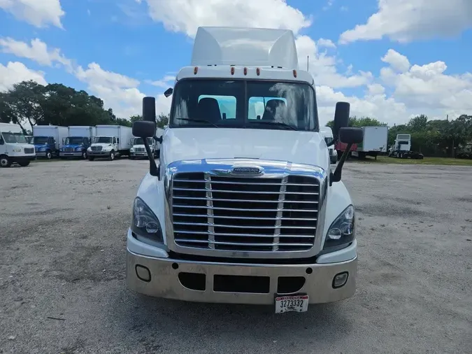 2019 FREIGHTLINER CASCADIA 125