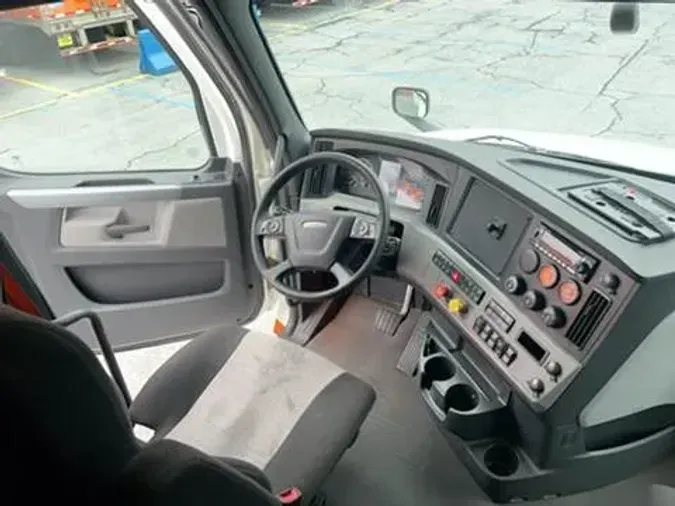 2020 Freightliner Cascadia