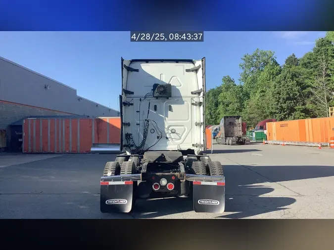 2021 Freightliner Cascadia