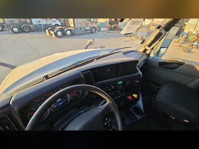 2022 International LT5b1f1216867b8fc7cdb02eb7625a9177