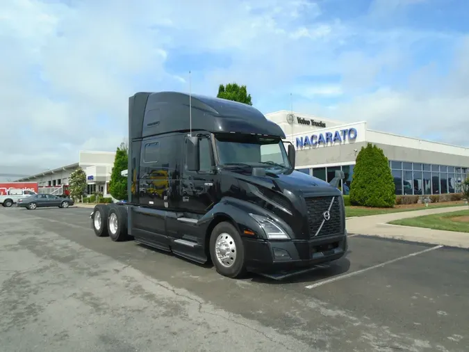 2023 VOLVO VNL64T860