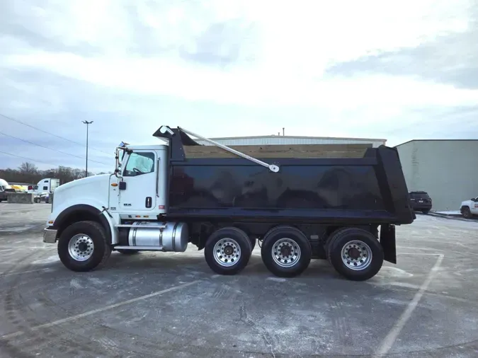2019 International HX620
