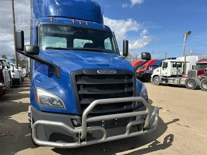 2021 FREIGHTLINER CASCADIA 116