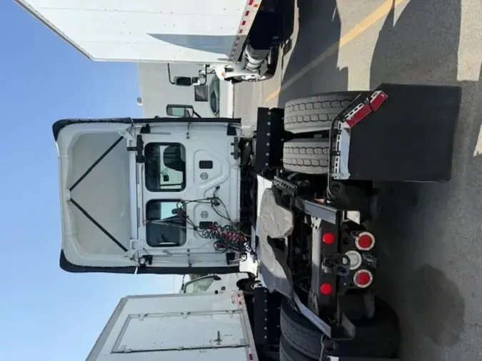 2017 FREIGHTLINER/MERCEDES CASCADIA 113
