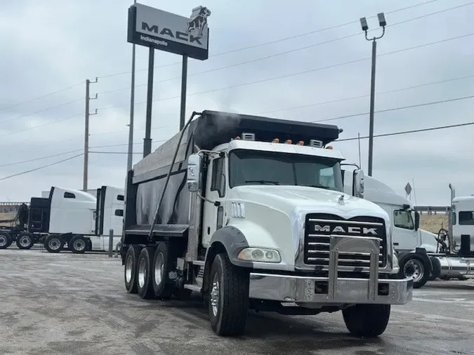 2019 MACK Granite